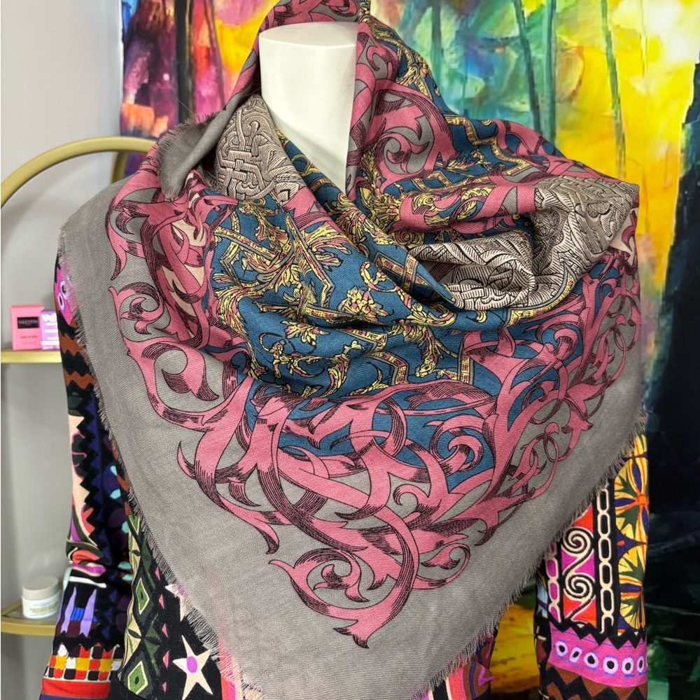Elegant Pierre Cardin Scarf
